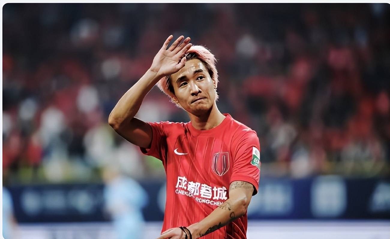 从刺头到中国传奇球星!韦世豪18球+49球双杀纪录:中国足球,就该这样疯!